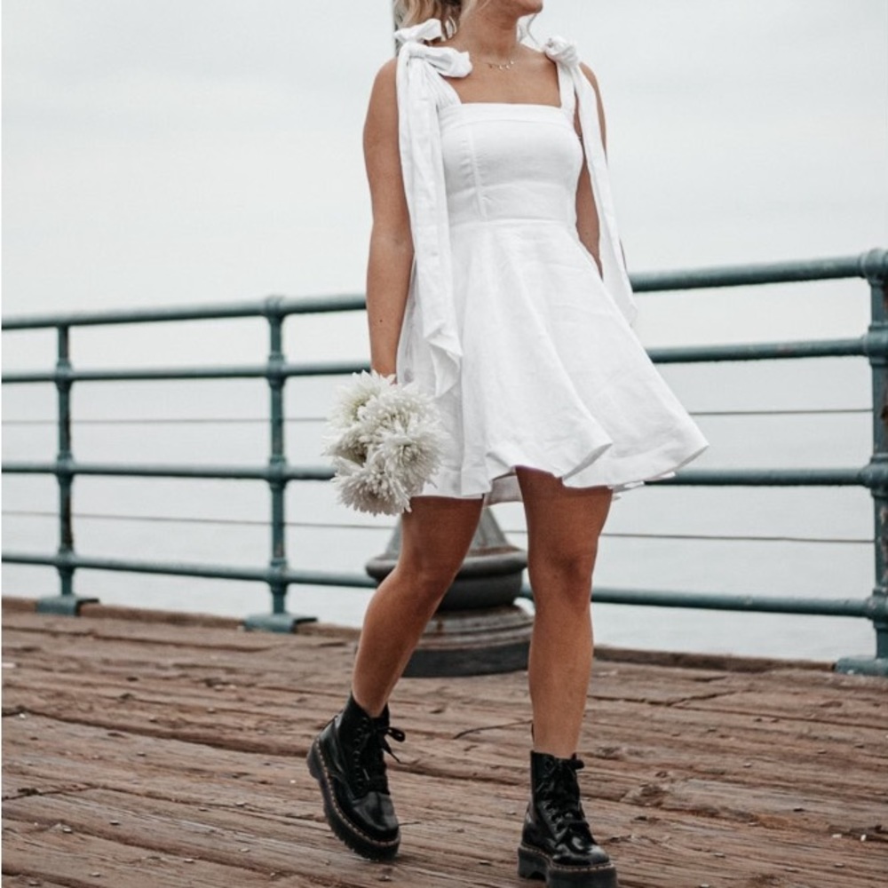 AISLE WHITE LINEN BOW MINI DRESS